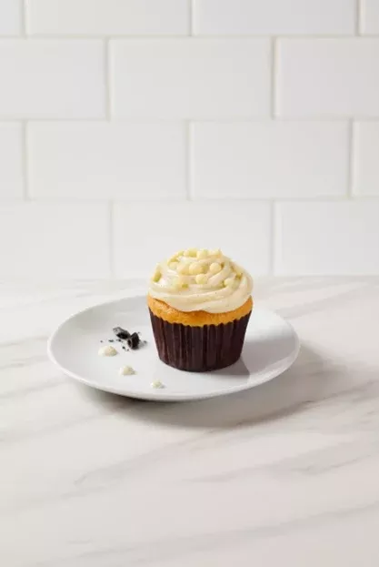 Cheesecake Factory Bakery Vanilla Bean Medium Cupcake 11.3 Ounce Size - 8 Per Case