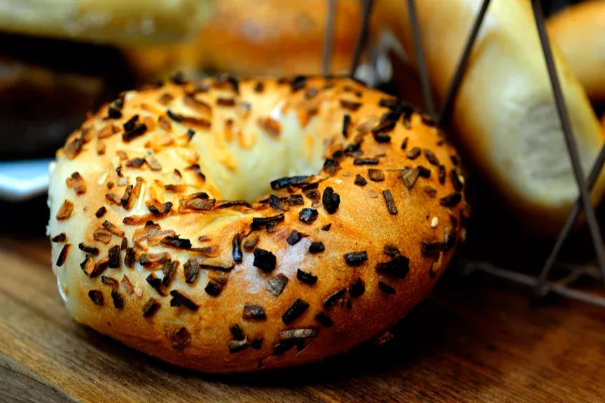 Davidovich Bagels Davidovich Onion Bagels 5.25 Ounce Size - 60 Per Case